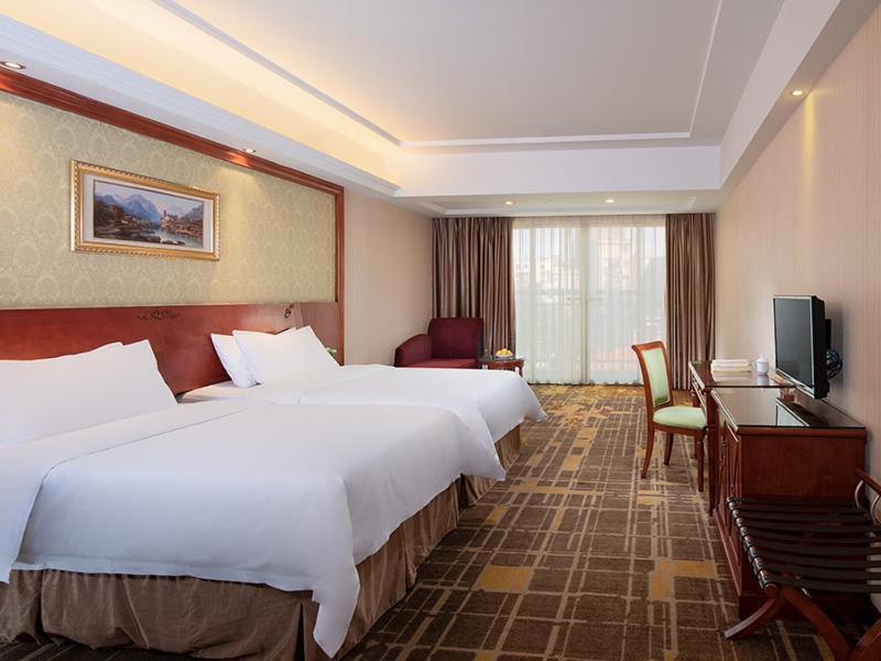 Vienna Hotel Dongguan Hou street Wanda Plaza Bagian luar foto