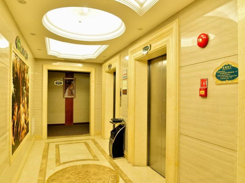 Vienna Hotel Dongguan Hou street Wanda Plaza Bagian luar foto