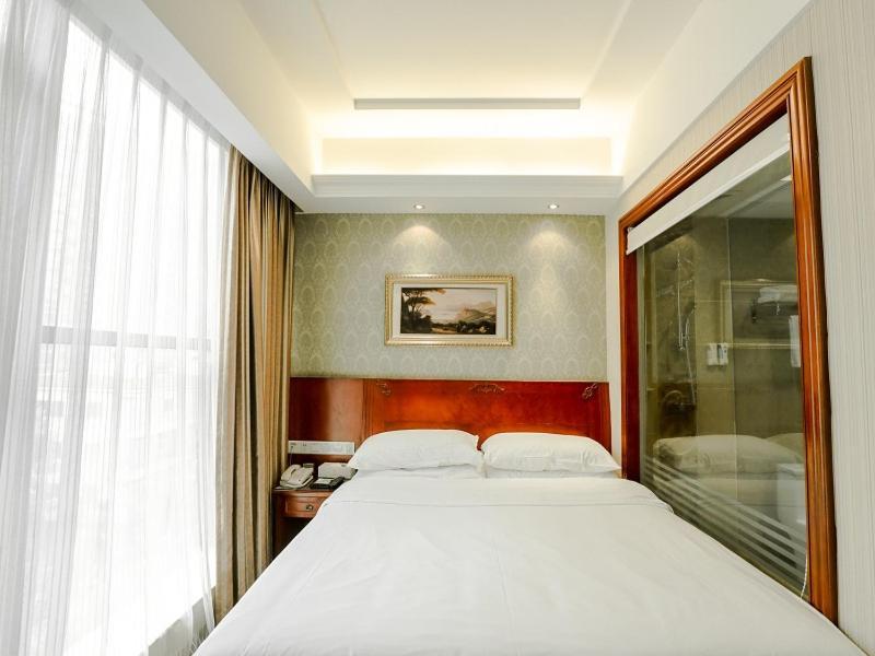 Vienna Hotel Dongguan Hou street Wanda Plaza Bagian luar foto